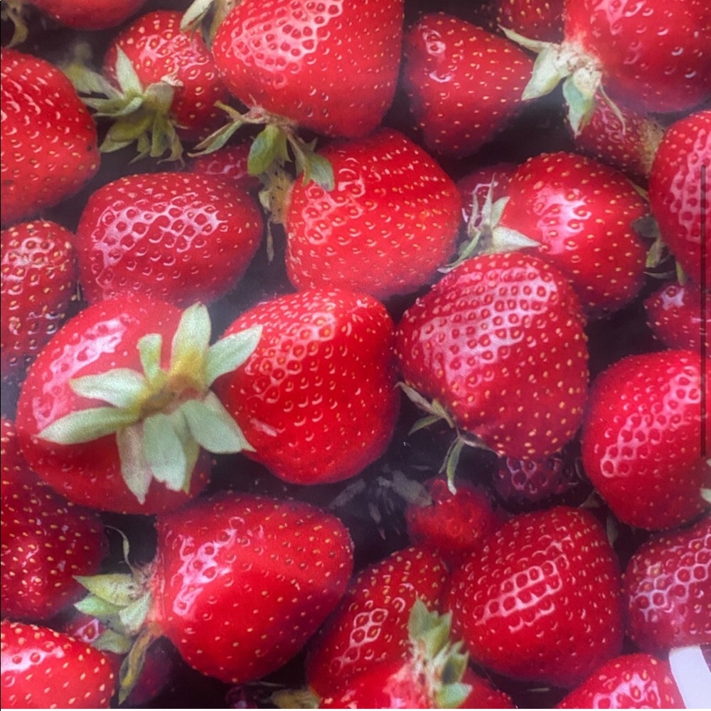 Strawberry Shorties 🍓 - Picture 5 of 6